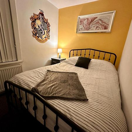 Wizards Corner Spacious 3 Bed Near Watford Junction Экстерьер фото